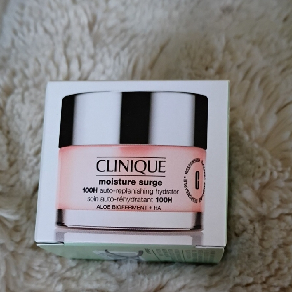 Clinique Moisture Surge 100H Hydrator -
